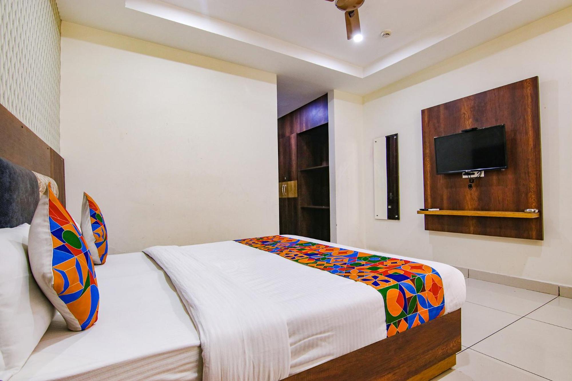 Mohali Fabhotel Lime Wood מראה חיצוני תמונה
